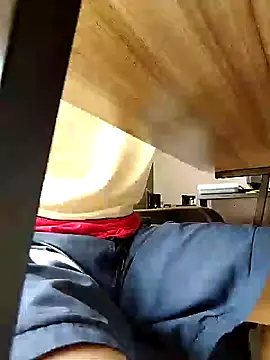 Snapshot of Bombi22 chatting on January 8, 4:11 pm Bombi22 online show from January 8, 4:11 pm