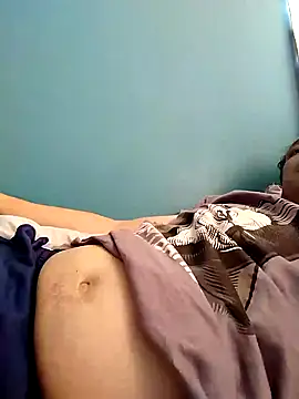 Snapshot of Bombi22 chatting on January 12, 6:38 pm Bombi22 online show from January 12, 6:38 pm