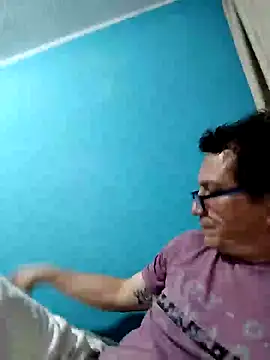 Snapshot of Bombi22 chatting on January 16, 4:49 am Bombi22 online show from January 16, 4:49 am