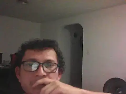 Snapshot of Bombi22 chatting on November 12, 2:34 am Bombi22 online show from November 12, 2:34 am