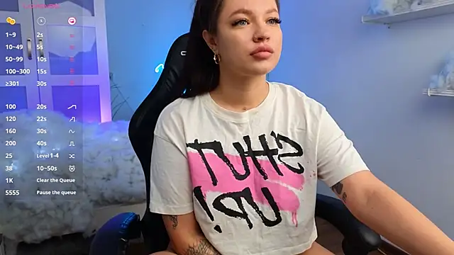 KAREN NIX online show from December 26, 10:09 pm