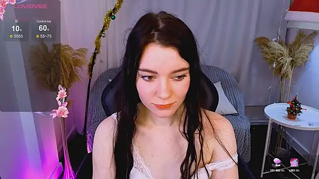 Snapshot of Lana__Cute_ chatting on December 27, 3:26 pm Lana Cute online show from December 27, 3:26 pm