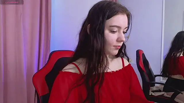 Snapshot of Lana__Cute_ chatting on January 6, 12:13 pm Lana Cute online show from January 6, 12:13 pm