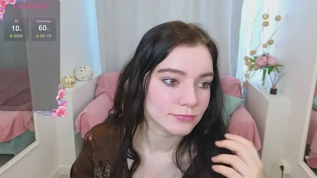 Snapshot of Lana__Cute_ chatting on February 21, 11:01 am Lana Cute online show from February 21, 11:01 am