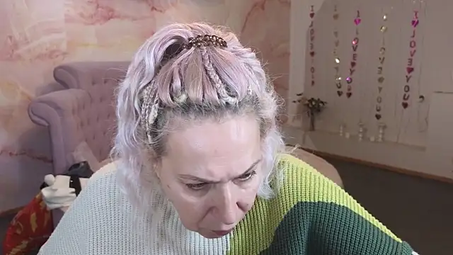 Snapshot of Penelope_Pinky chatting on October 31, 11:55 am Penelope Pinky online show from October 31, 11:55 am