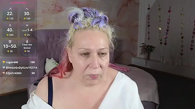 Snapshot of Penelope_Pinky chatting on December 1, 11:48 am Penelope Pinky online show from December 1, 11:48 am