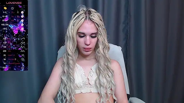 Snapshot of Cassie_Bae chatting on January 2, 1:19 pm Cassie Bae online show from January 2, 1:19 pm