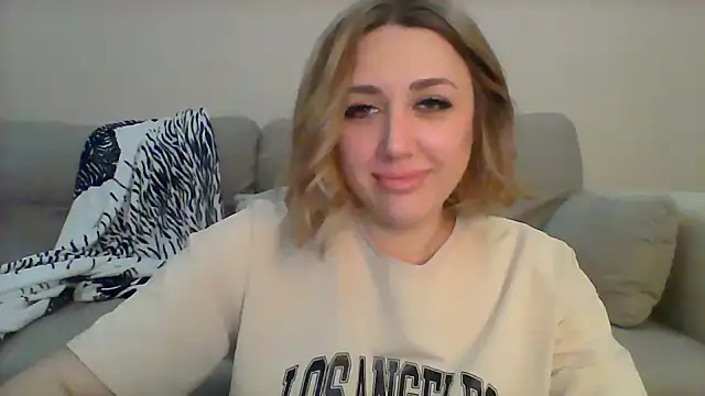 Snapshot of VickyLove047 chatting on January 2, 7:33 am VickyLove047 online show from January 2, 7:33 am