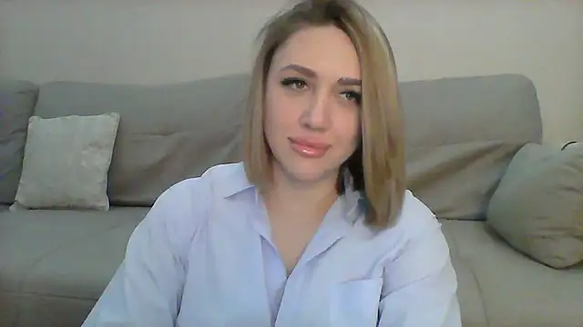 Snapshot of VickyLove047 chatting on January 3, 5:28 am VickyLove047 online show from January 3, 5:28 am