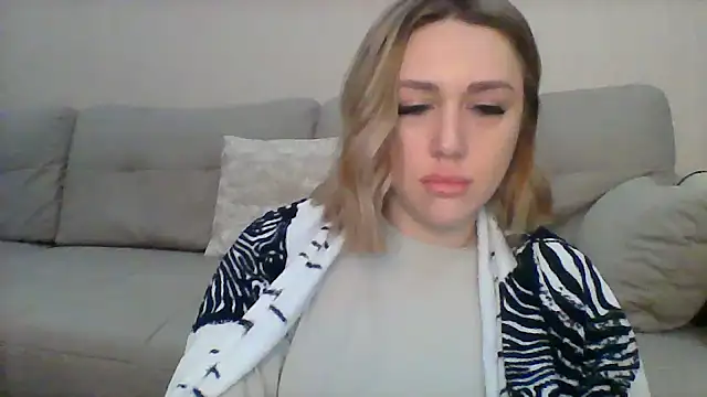 Snapshot of VickyLove047 chatting on January 9, 8:24 am VickyLove047 online show from January 9, 8:24 am