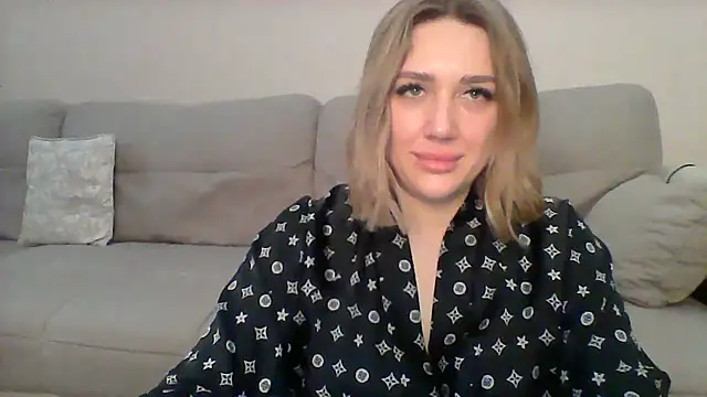 Snapshot of VickyLove047 chatting on January 12, 9:30 am VickyLove047 online show from January 12, 9:30 am