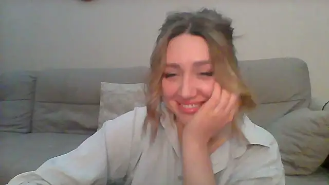 Snapshot of VickyLove047 chatting on February 3, 8:24 am VickyLove047 online show from February 3, 8:24 am