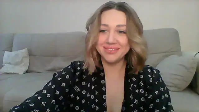 Snapshot of VickyLove047 chatting on February 24, 5:43 am VickyLove047 online show from February 24, 5:43 am