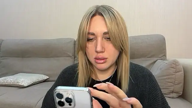 Snapshot of VickyLove047 chatting on December 19, 7:21 pm VickyLove047 online show from December 19, 7:21 pm