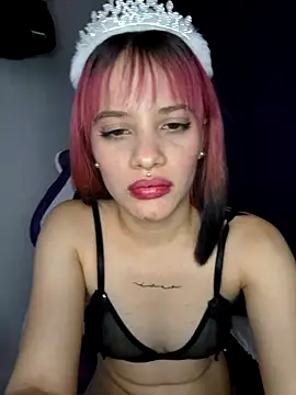 Snapshot of franchezkavegaaa chatting on February 13, 6:16 pm franchezkavegaaa online show from February 13, 6:16 pm