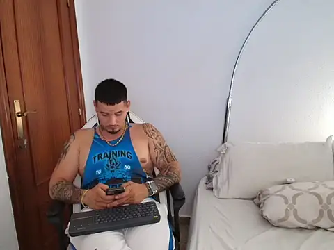 Snapshot of Geishastudios chatting on September 15, 1:44 pm Geishastudios online show from September 15, 1:44 pm