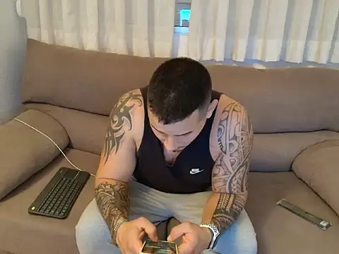 Snapshot of Geishastudios chatting on November 9, 9:13 pm Geishastudios online show from November 9, 9:13 pm