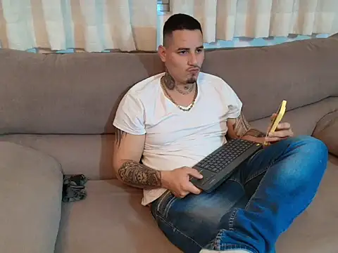 Snapshot of Geishastudios chatting on November 21, 1:43 pm Geishastudios online show from November 21, 1:43 pm