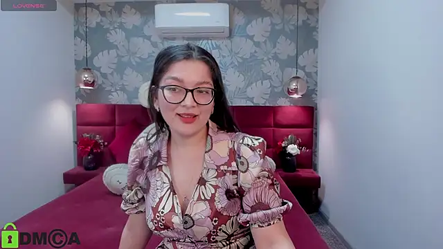 Snapshot of ZarifaBev chatting on December 15, 8:58 pm ZarifaBev online show from December 15, 8:58 pm