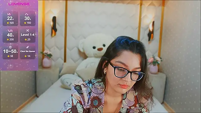 Snapshot of ZarifaBev chatting on December 21, 7:38 pm ZarifaBev online show from December 21, 7:38 pm