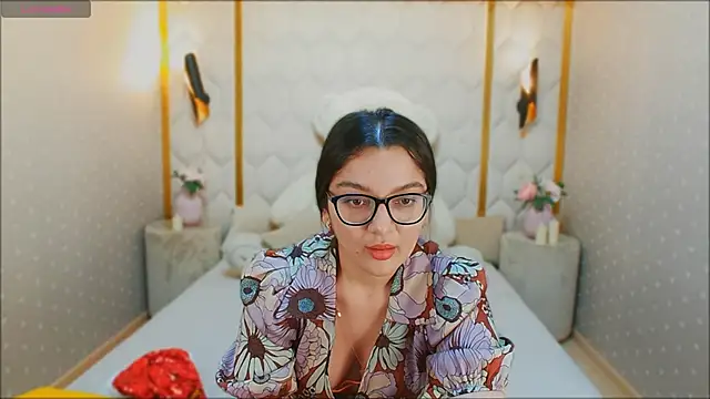 Snapshot of ZarifaBev chatting on December 25, 11:42 pm ZarifaBev online show from December 25, 11:42 pm