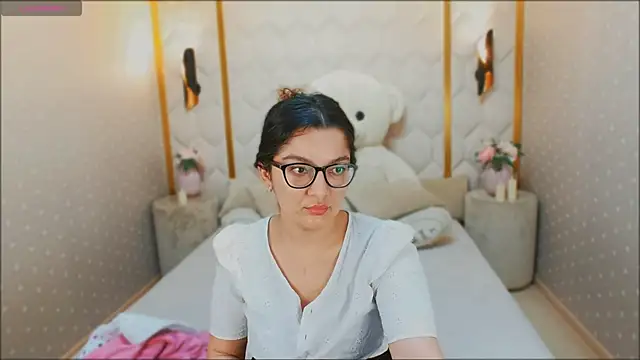 Snapshot of ZarifaBev chatting on December 26, 11:57 pm ZarifaBev online show from December 26, 11:57 pm