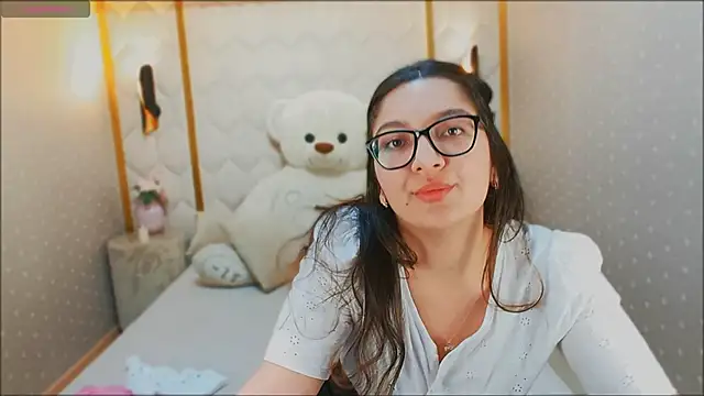 Snapshot of ZarifaBev chatting on December 27, 2:58 am ZarifaBev online show from December 27, 2:58 am