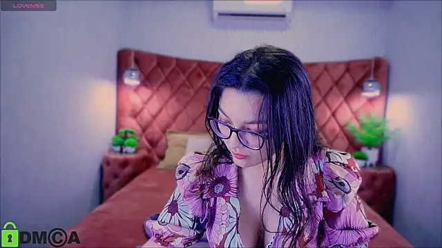 Snapshot of ZarifaBev chatting on December 28, 10:55 pm ZarifaBev online show from December 28, 10:55 pm