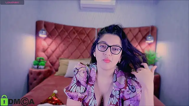 Snapshot of ZarifaBev chatting on December 29, 1:56 am ZarifaBev online show from December 29, 1:56 am