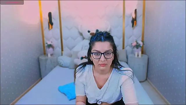 Snapshot of ZarifaBev chatting on January 7, 4:16 pm ZarifaBev online show from January 7, 4:16 pm