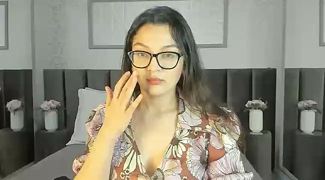 Snapshot of ZarifaBev chatting on January 9, 8:11 pm ZarifaBev online show from January 9, 8:11 pm