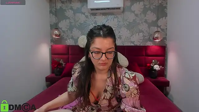 Snapshot of ZarifaBev chatting on January 11, 1:27 am ZarifaBev online show from January 11, 1:27 am