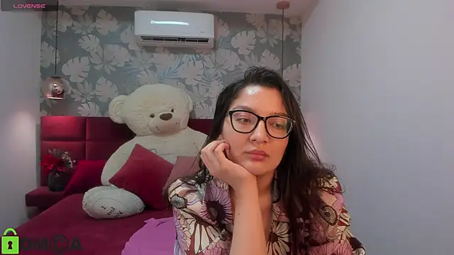 Snapshot of ZarifaBev chatting on January 11, 4:27 am ZarifaBev online show from January 11, 4:27 am