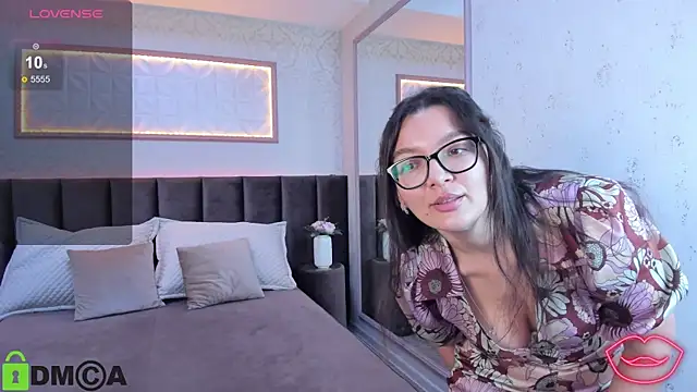 Snapshot of ZarifaBev chatting on February 4, 9:41 pm ZarifaBev online show from February 4, 9:41 pm