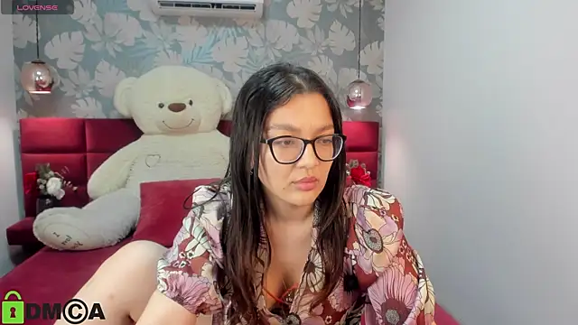 Snapshot of ZarifaBev chatting on February 10, 2:19 am ZarifaBev online show from February 10, 2:19 am