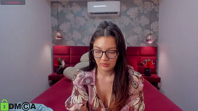 Snapshot of ZarifaBev chatting on February 21, 7:32 pm ZarifaBev online show from February 21, 7:32 pm