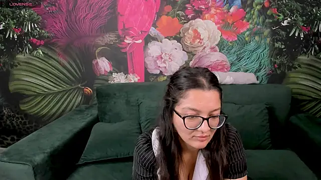 Snapshot of ZarifaBev chatting on September 13, 10:15 am ZarifaBev online show from September 13, 10:15 am