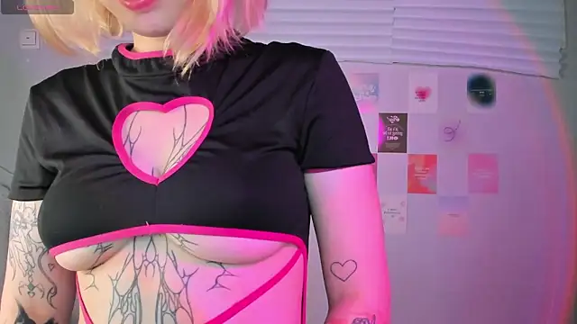 tender kiitty online show from December 23, 2:39 pm