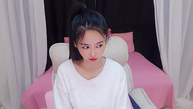 Snapshot of CN-Babycat chatting on November 12, 2:23 am CN-Babycat online show from November 12, 2:23 am