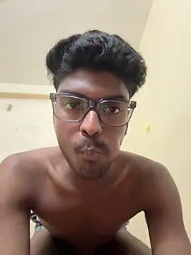 Snapshot of funcracker chatting on December 18, 4:57 pm funcracker online show from December 18, 4:57 pm