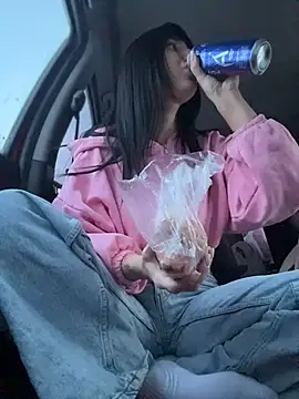 Snapshot of JulliaVegas chatting on January 14, 2:28 am JulliaVegas online show from January 14, 2:28 am