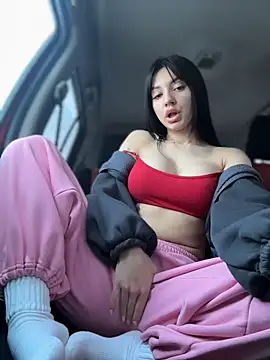 Snapshot of JulliaVegas chatting on February 7, 2:26 am JulliaVegas online show from February 7, 2:26 am