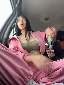 Snapshot of JulliaVegas chatting on February 9, 3:10 am JulliaVegas online show from February 9, 3:10 am