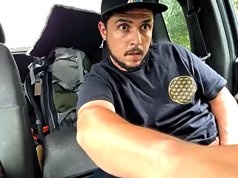 Snapshot of Bigsakzak chatting on September 23, 8:23 pm Bigsakzak online show from September 23, 8:23 pm