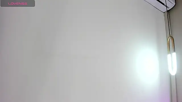 Snapshot of CharlotteDupontt chatting on January 25, 1:19 pm CharlotteDupontt online show from January 25, 1:19 pm