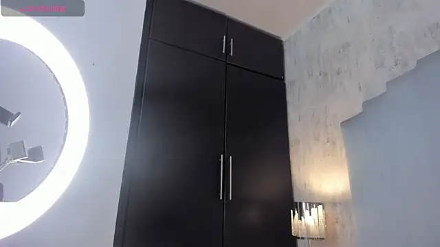 Snapshot of CharlotteDupontt chatting on March 19, 1:40 pm CharlotteDupontt online show from March 19, 1:40 pm