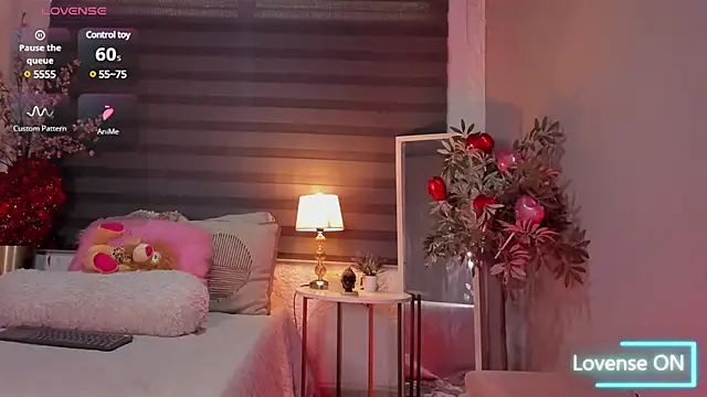 Snapshot of bella_arias chatting on February 14, 10:14 pm bella arias online show from February 14, 10:14 pm