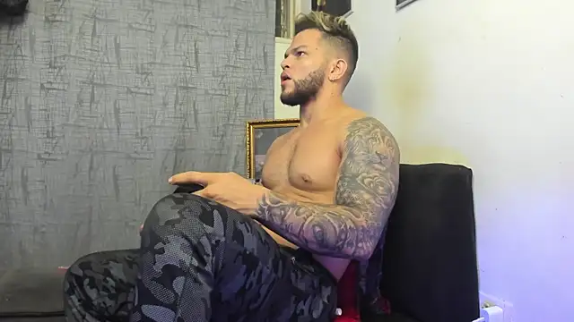 vincent carusso94 online show from April 7, 4:24 am