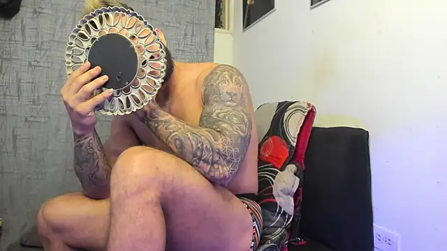 vincent carusso94 online show from April 19, 12:00 am