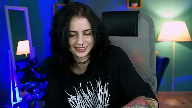 Snapshot of JadeCastle_ chatting on December 5, 5:09 pm JadeCastle online show from December 5, 5:09 pm